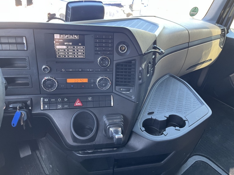 Mercedes-Benz Actros 1842 Streamspace / 945 dkm / 2 Tanks / NL Truck - Trekker: afbeelding 5 Mercedes-Benz Actros 1842 Streamspace / 945 dkm / 2 Tanks / NL Truck - Trekker: afbeelding 5