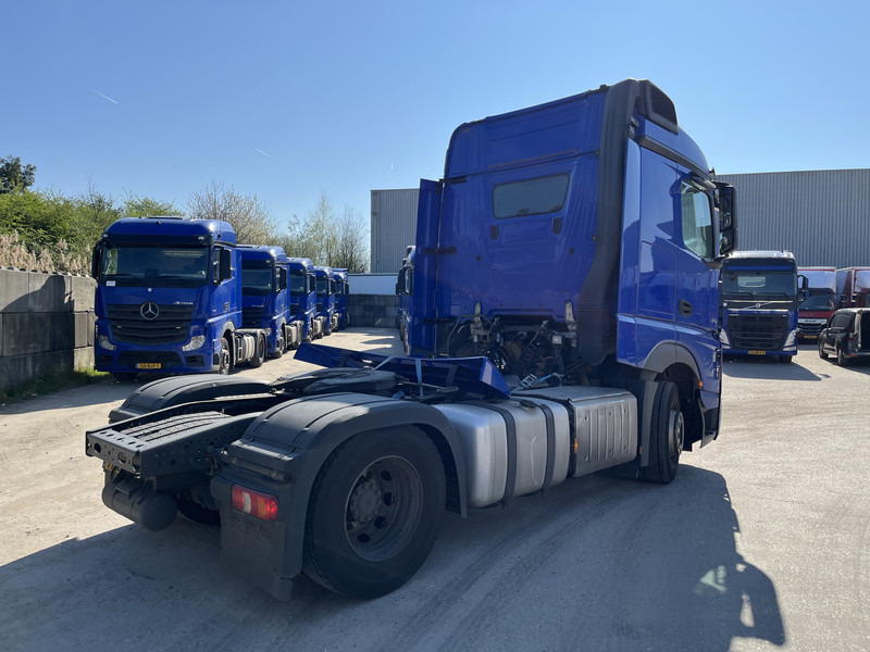 Mercedes-Benz Actros 1842 Streamspace / 945 dkm / 2 Tanks / NL Truck - Trekker: afbeelding 2 Mercedes-Benz Actros 1842 Streamspace / 945 dkm / 2 Tanks / NL Truck - Trekker: afbeelding 2