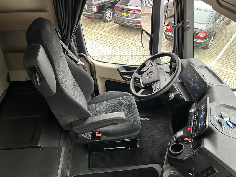 Mercedes-Benz Actros 1845 Gigaspace / Tacho V2 / Blower - PTO / Stand Airco / APK 04-26 - Trekker: afbeelding 3 Mercedes-Benz Actros 1845 Gigaspace / Tacho V2 / Blower - PTO / Stand Airco / APK 04-26 - Trekker: afbeelding 3