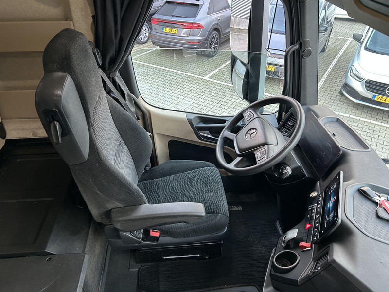 Mercedes-Benz Actros 1845 Gigaspace / Tacho V2 / Blower - PTO / Stand Airco / APK 04-26 - Trekker: afbeelding 3 Mercedes-Benz Actros 1845 Gigaspace / Tacho V2 / Blower - PTO / Stand Airco / APK 04-26 - Trekker: afbeelding 3