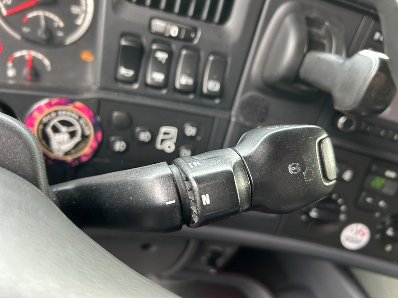 Scania R520 V8 / Showtruck / Buffl Special Interior / Vol Lucht / Retarder - Trekker: afbeelding 5 Scania R520 V8 / Showtruck / Buffl Special Interior / Vol Lucht / Retarder - Trekker: afbeelding 5