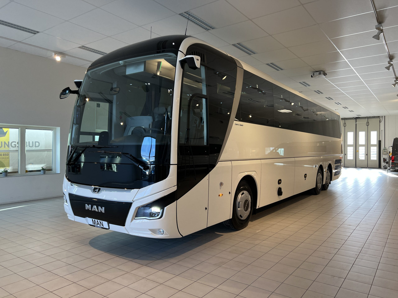 MAN Lions Coach R08 Euro 6E (Dark Edition) - Touringcar: afbeelding 3 MAN Lions Coach R08 Euro 6E (Dark Edition) - Touringcar: afbeelding 3