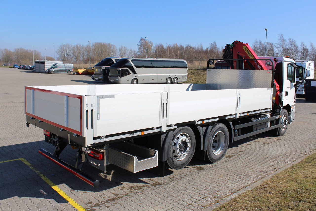 MAN TGM 26.320 6×2-4 PK19.001SLD5 Brädgårdsbil - Vrachtwagen met open laadbak, Kraanwagen: afbeelding 3 MAN TGM 26.320 6×2-4 PK19.001SLD5 Brädgårdsbil - Vrachtwagen met open laadbak, Kraanwagen: afbeelding 3