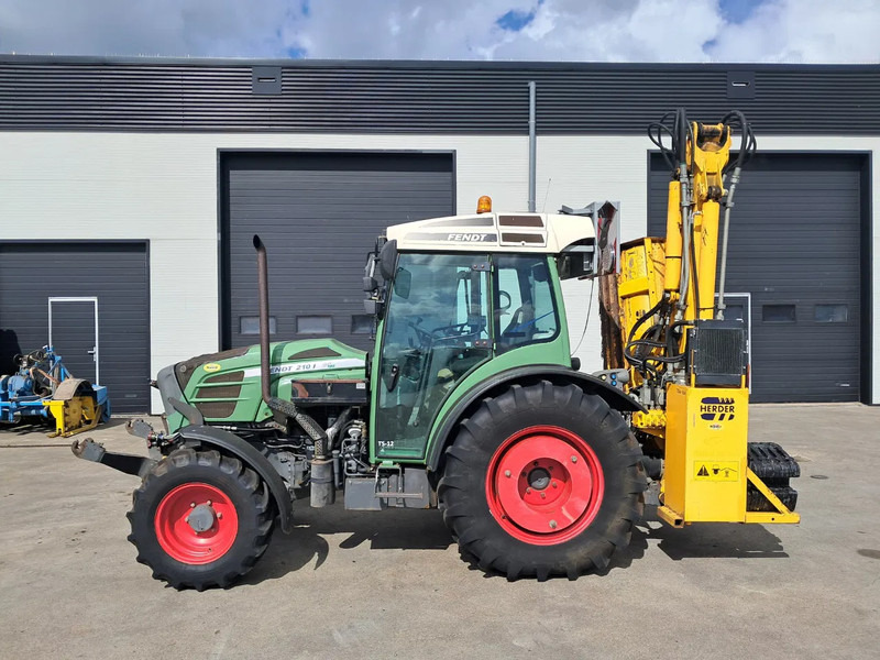 Fendt 210 P VARIO 210 P VARIO - Tractor: afbeelding 2 Fendt 210 P VARIO 210 P VARIO - Tractor: afbeelding 2