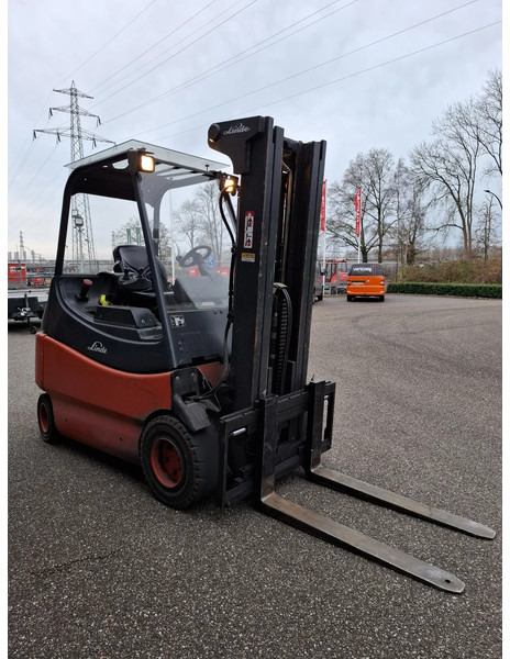 Linde E30/600-02 - Elektrische heftruck: afbeelding 4 Linde E30/600-02 - Elektrische heftruck: afbeelding 4