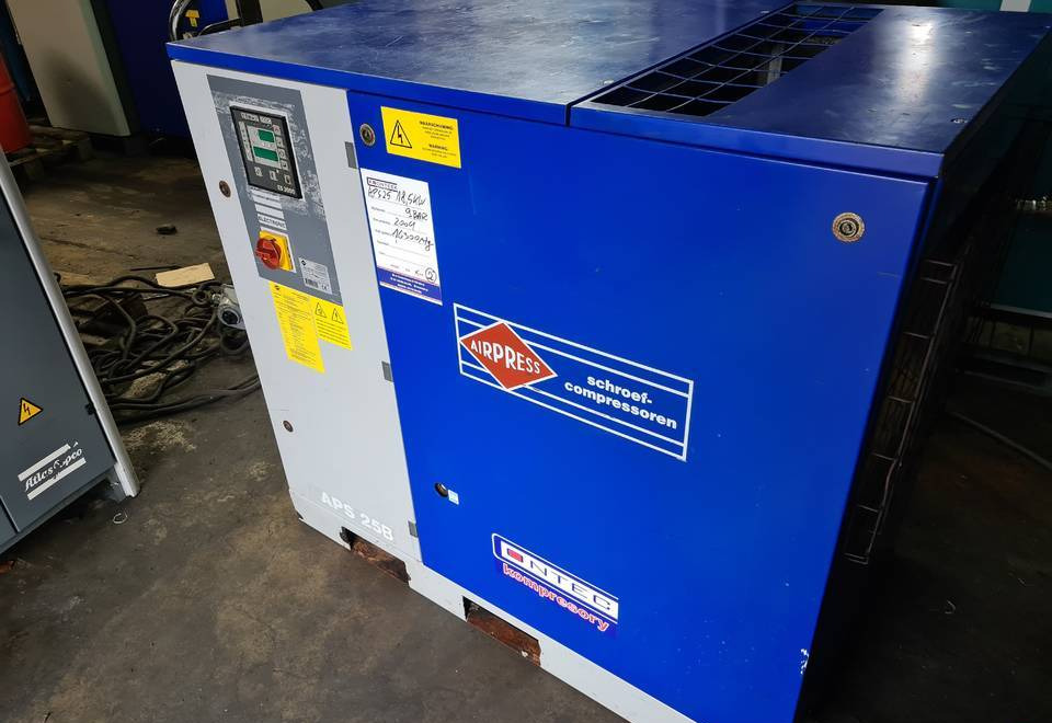 Kompresor śrubowy AIRPRESS APS 25, 18,5 kw, (2) - Luchtcompressor: afbeelding 2 Kompresor śrubowy AIRPRESS APS 25, 18,5 kw, (2) - Luchtcompressor: afbeelding 2