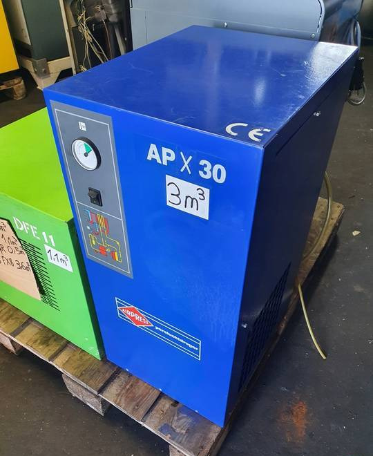 OSUSZACZ ZIĘBNICZY AIRPRESS APX 30, 3m3/min - Luchtcompressor: afbeelding 1 OSUSZACZ ZIĘBNICZY AIRPRESS APX 30, 3m3/min - Luchtcompressor: afbeelding 1