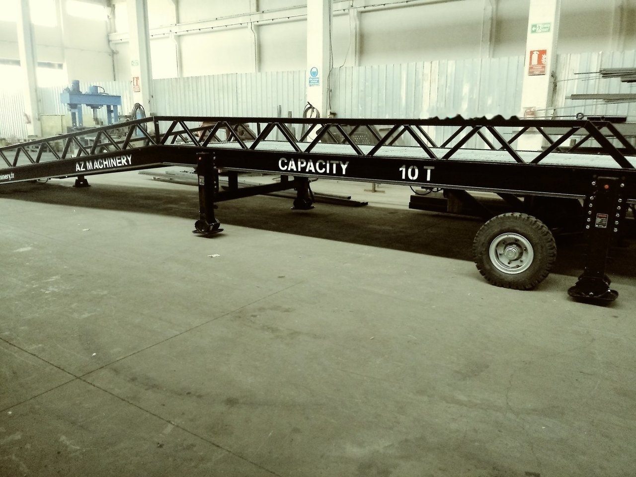 AZ RAMP STAR-10-XL mobile loading ramp - Laadbrug: afbeelding 4 AZ RAMP STAR-10-XL mobile loading ramp - Laadbrug: afbeelding 4