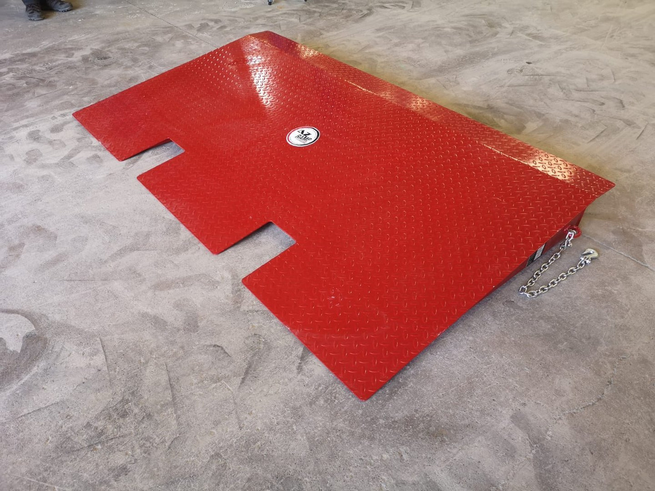 Compact Container access ramp . AZ RAMP - HCRN-06. 6 000 Kg - Laadbrug: afbeelding 2 Compact Container access ramp . AZ RAMP - HCRN-06. 6 000 Kg - Laadbrug: afbeelding 2