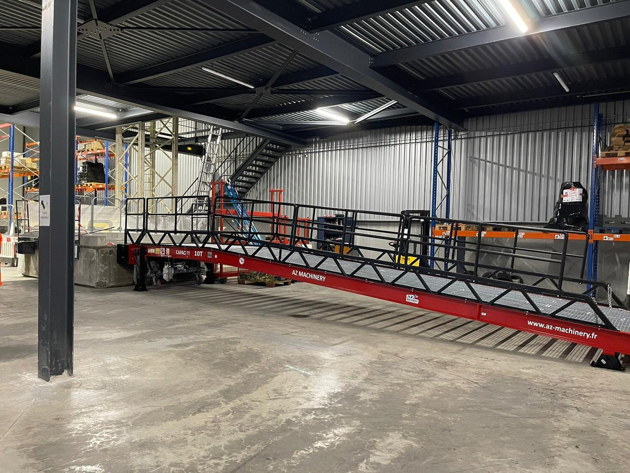 **RENTAL** Loading Ramp with with hydraulic tilting bridge - AZ RAMP - STAR- 8T. 8 ton capacity - Laadbrug: afbeelding 2 **RENTAL** Loading Ramp with with hydraulic tilting bridge - AZ RAMP - STAR- 8T. 8 ton capacity - Laadbrug: afbeelding 2