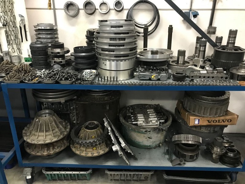 Volvo construction machine parts - Versnellingsbak: afbeelding 1 Volvo construction machine parts - Versnellingsbak: afbeelding 1