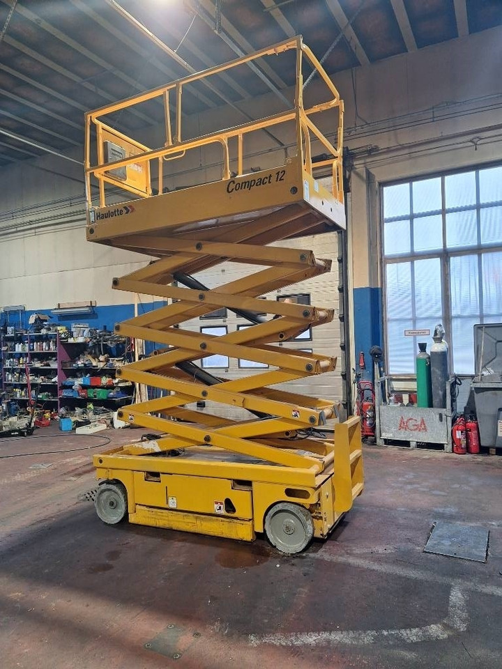 Haulotte Compact 12 - Schaarlift: afbeelding 2 Haulotte Compact 12 - Schaarlift: afbeelding 2