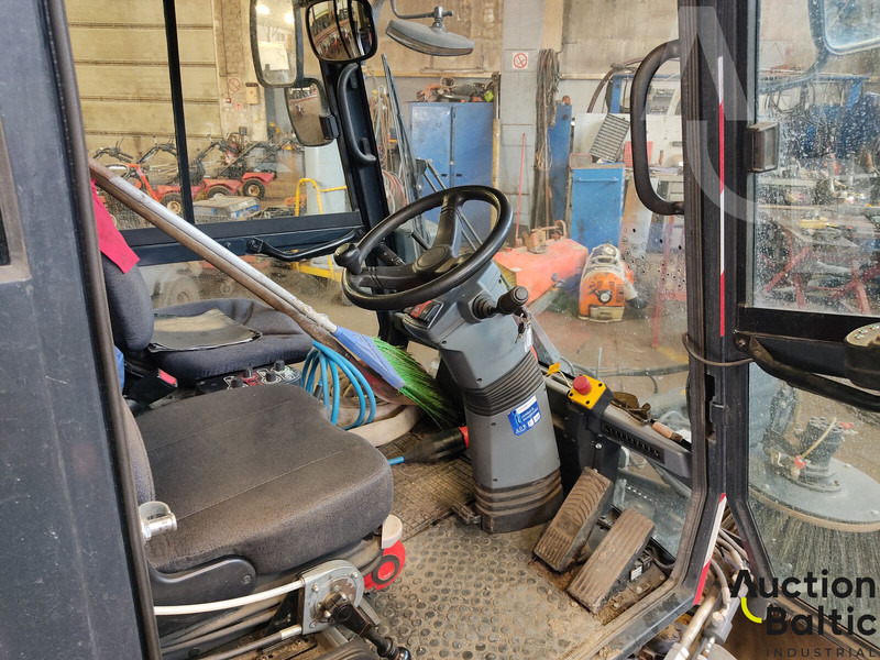 Aebi Schmitd eSwingo 200+ - Veegwagen: afbeelding 5 Aebi Schmitd eSwingo 200+ - Veegwagen: afbeelding 5