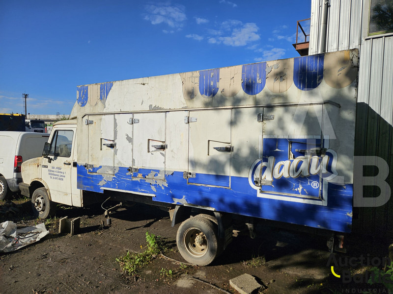 DAF V 400 - Bestelwagen gesloten laadbak: afbeelding 2 DAF V 400 - Bestelwagen gesloten laadbak: afbeelding 2