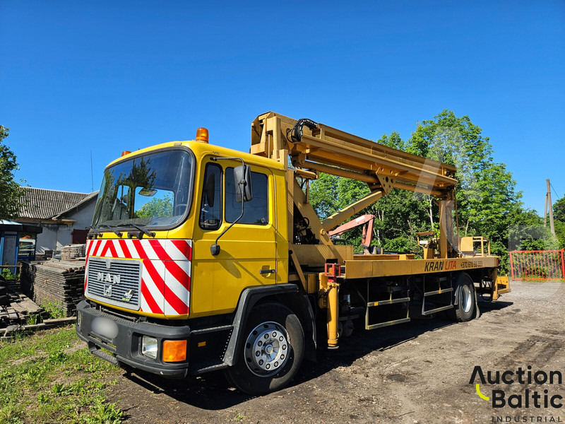 MAN M90 - Vrachtwagen hoogwerker: afbeelding 1 MAN M90 - Vrachtwagen hoogwerker: afbeelding 1