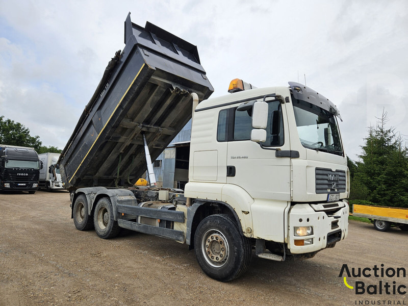 MAN TGA26.480 - Kipper vrachtwagen: afbeelding 1 MAN TGA26.480 - Kipper vrachtwagen: afbeelding 1