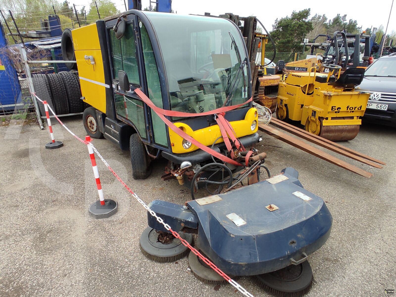 Mathieu Azura - Veegwagen: afbeelding 3 Mathieu Azura - Veegwagen: afbeelding 3