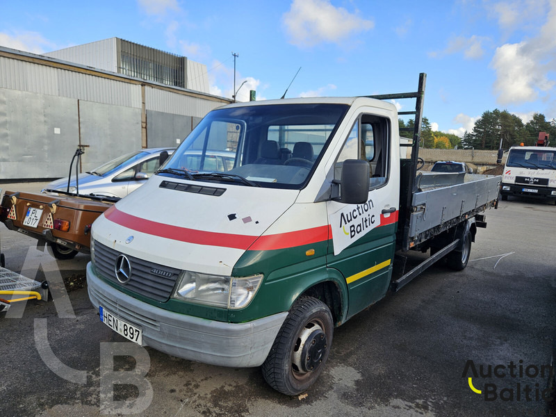 Mercedes-Benz 408 - Bestelwagen open laadbak: afbeelding 1 Mercedes-Benz 408 - Bestelwagen open laadbak: afbeelding 1
