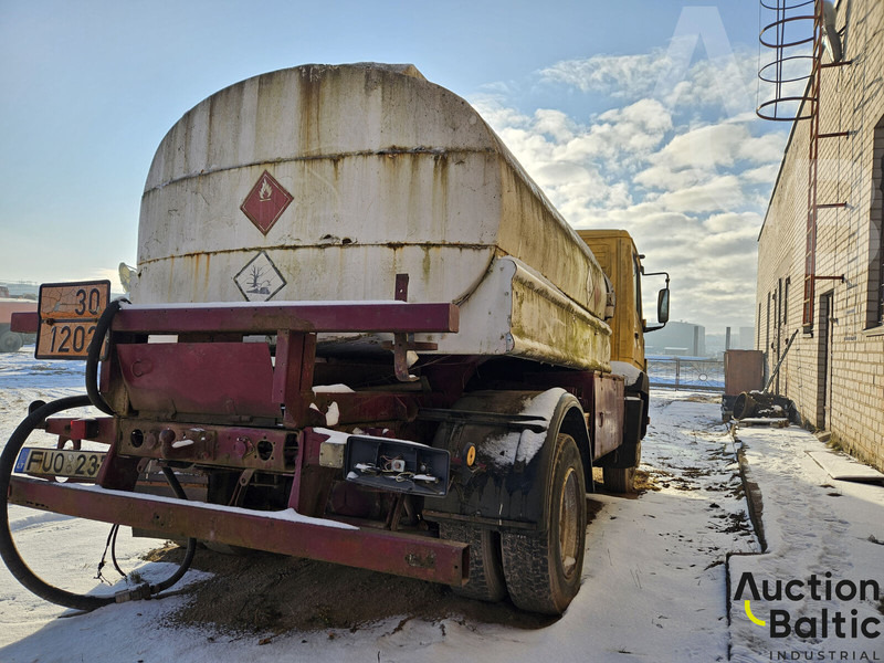 Mercedes-Benz 814 - Tankwagen: afbeelding 5 Mercedes-Benz 814 - Tankwagen: afbeelding 5