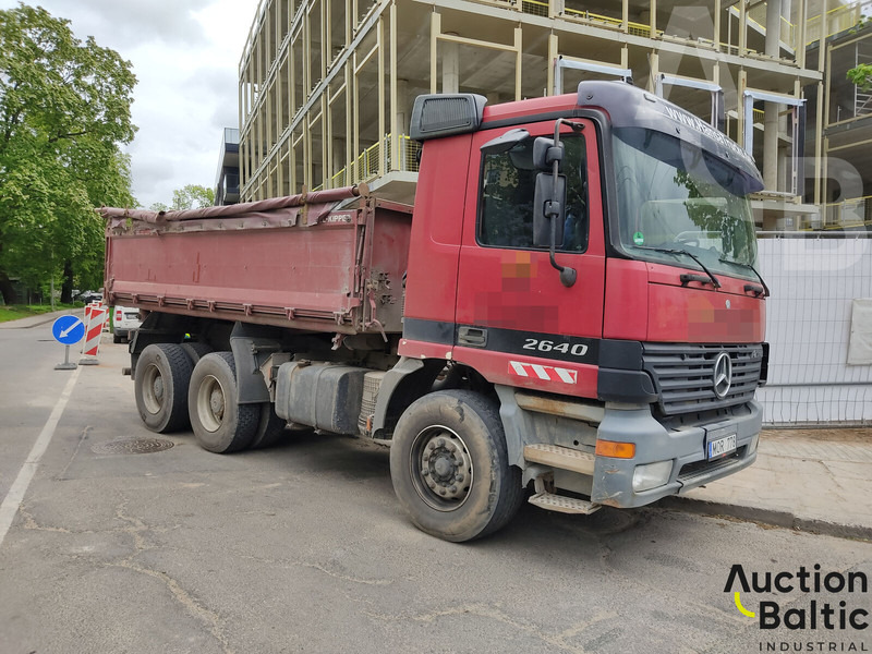 Mercedes-Benz Actros 2640 - Kipper vrachtwagen: afbeelding 2 Mercedes-Benz Actros 2640 - Kipper vrachtwagen: afbeelding 2