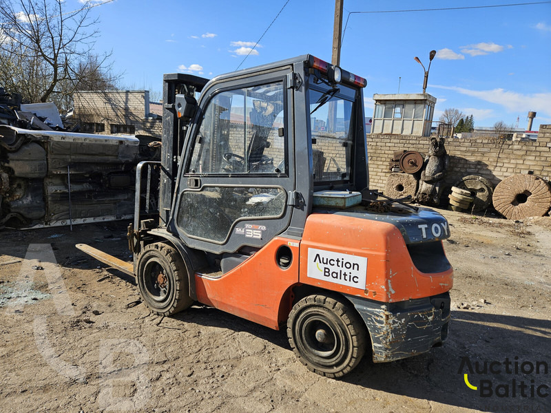 Toyota E 811 - Diesel heftruck: afbeelding 4 Toyota E 811 - Diesel heftruck: afbeelding 4