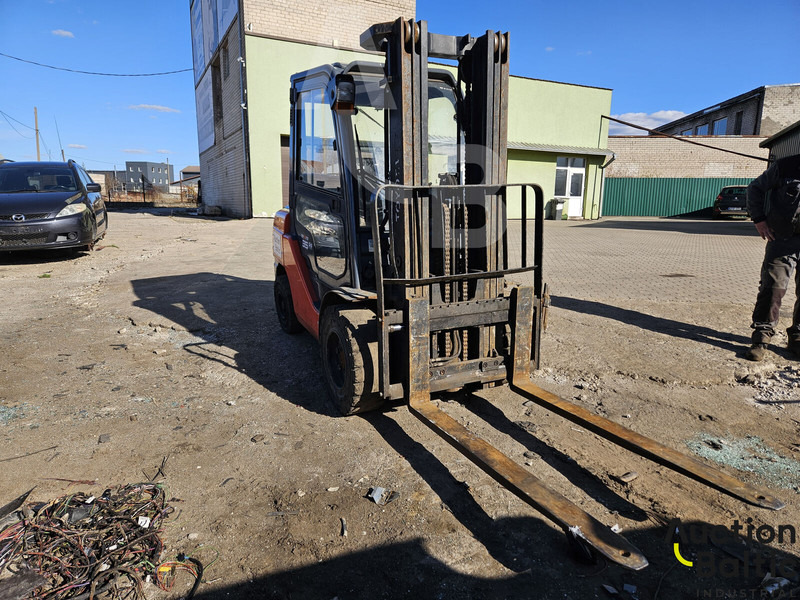 Toyota E 811 - Diesel heftruck: afbeelding 2 Toyota E 811 - Diesel heftruck: afbeelding 2