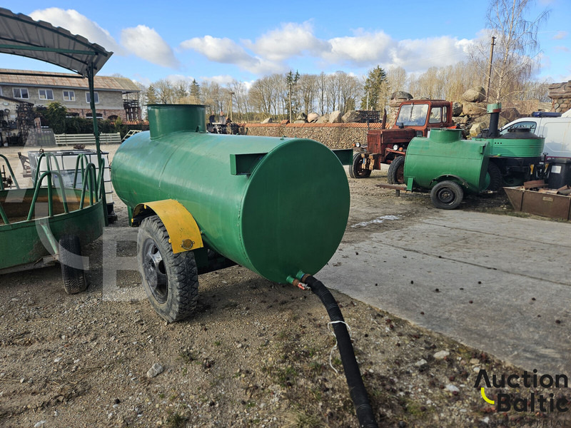 Trailer with tank - Tank aanhanger: afbeelding 1 Trailer with tank - Tank aanhanger: afbeelding 1