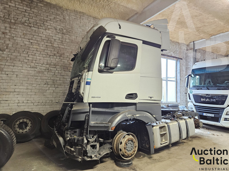 Mercedes-Benz 1845 - Trekker: afbeelding 2 Mercedes-Benz 1845 - Trekker: afbeelding 2