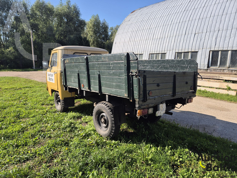 UAZ UAZ 3303 - Bestelwagen open laadbak: afbeelding 4 UAZ UAZ 3303 - Bestelwagen open laadbak: afbeelding 4