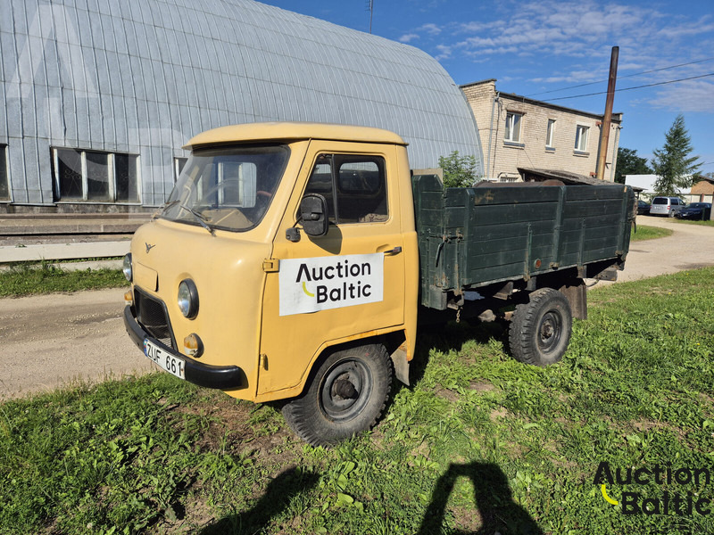UAZ UAZ 3303 - Bestelwagen open laadbak: afbeelding 1 UAZ UAZ 3303 - Bestelwagen open laadbak: afbeelding 1