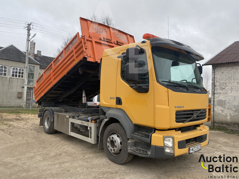 Volvo FL 240 4x2 - Kipper vrachtwagen: afbeelding 1 Volvo FL 240 4x2 - Kipper vrachtwagen: afbeelding 1