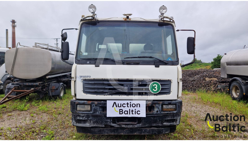 Volvo FL220 - Tankwagen: afbeelding 2 Volvo FL220 - Tankwagen: afbeelding 2