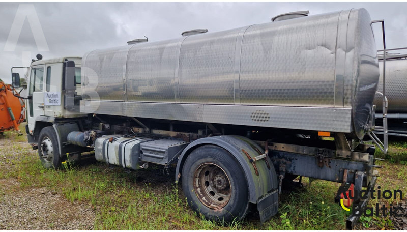 Volvo FL220 - Tankwagen: afbeelding 4 Volvo FL220 - Tankwagen: afbeelding 4