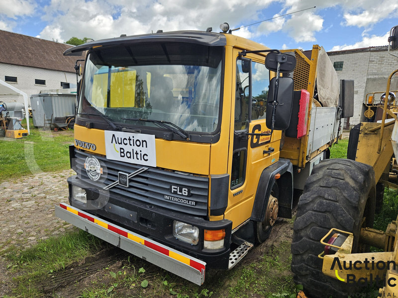 Volvo FL612 - Vrachtwagen met open laadbak: afbeelding 1 Volvo FL612 - Vrachtwagen met open laadbak: afbeelding 1