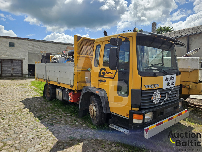 Volvo FL612 - Vrachtwagen met open laadbak: afbeelding 2 Volvo FL612 - Vrachtwagen met open laadbak: afbeelding 2