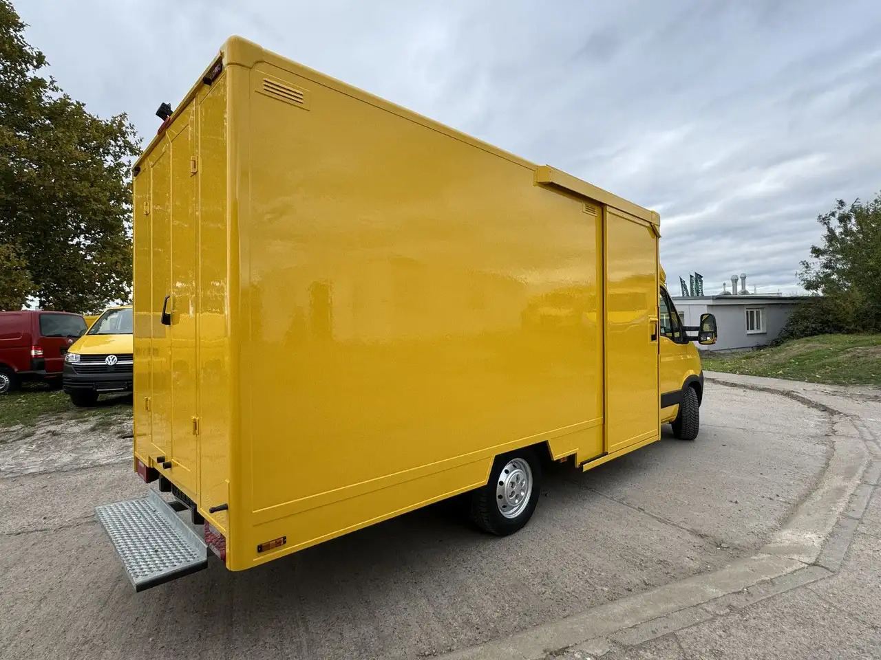 Iveco C30C/ FOODTRUCK/ Daily - Zelfrijdende verkoopwagen: afbeelding 4 Iveco C30C/ FOODTRUCK/ Daily - Zelfrijdende verkoopwagen: afbeelding 4