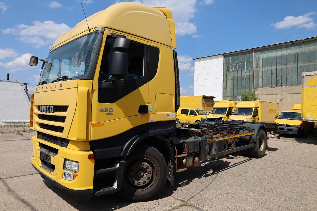 Iveco STRALIS/Magirus/L042/1. Hand - Containertransporter/ Wissellaadbak vrachtwagen: afbeelding 2 Iveco STRALIS/Magirus/L042/1. Hand - Containertransporter/ Wissellaadbak vrachtwagen: afbeelding 2