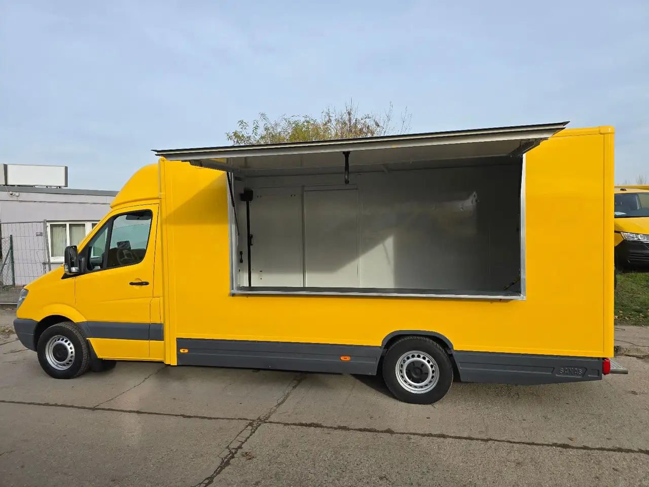Mercedes-Benz Sprinter/Foodtruck/ 1. Hand - Zelfrijdende verkoopwagen: afbeelding 3 Mercedes-Benz Sprinter/Foodtruck/ 1. Hand - Zelfrijdende verkoopwagen: afbeelding 3