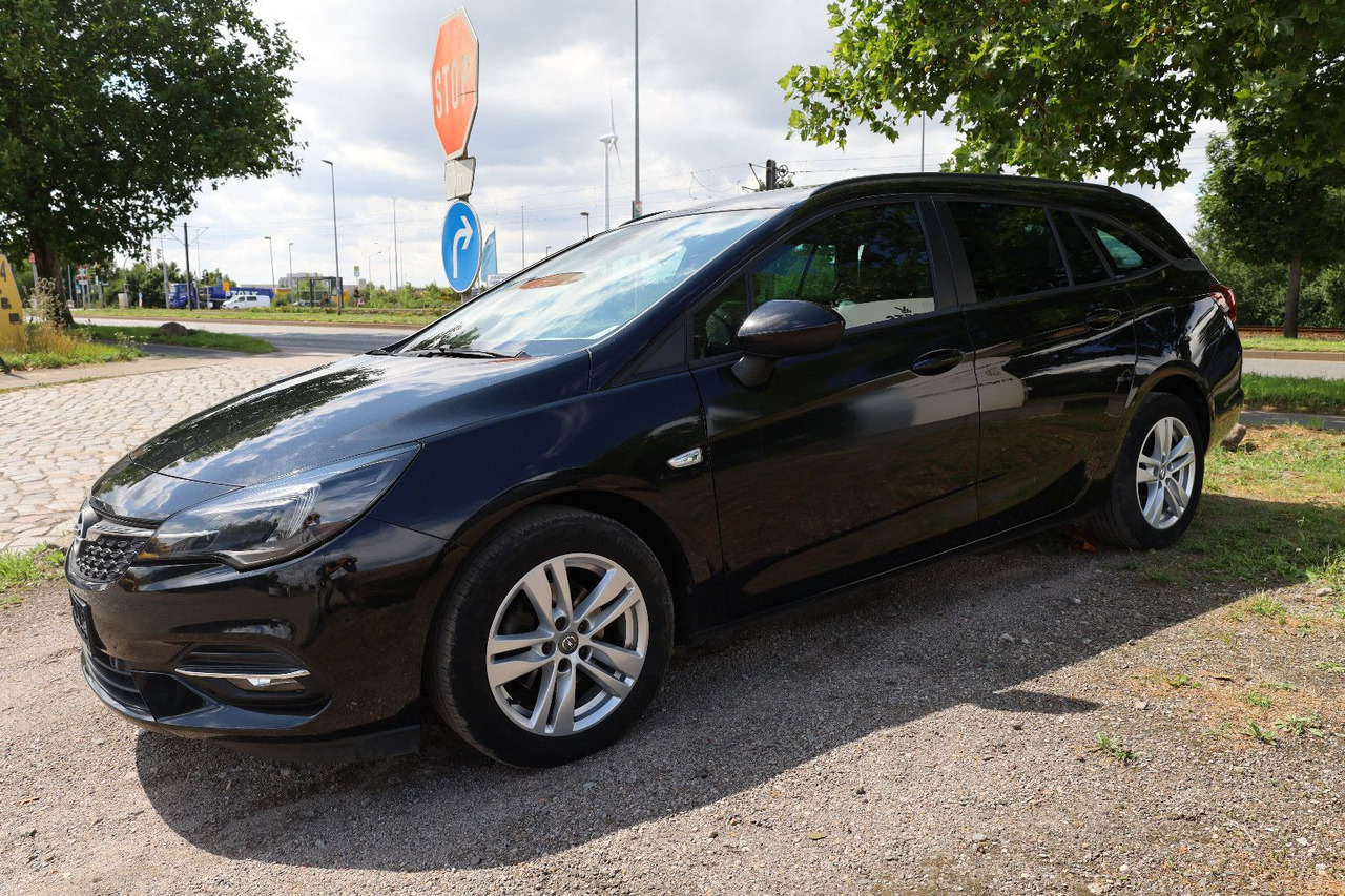 Opel Astra K Sports Tourer Business Start/Stop - Stationwagen: afbeelding 1 Opel Astra K Sports Tourer Business Start/Stop - Stationwagen: afbeelding 1