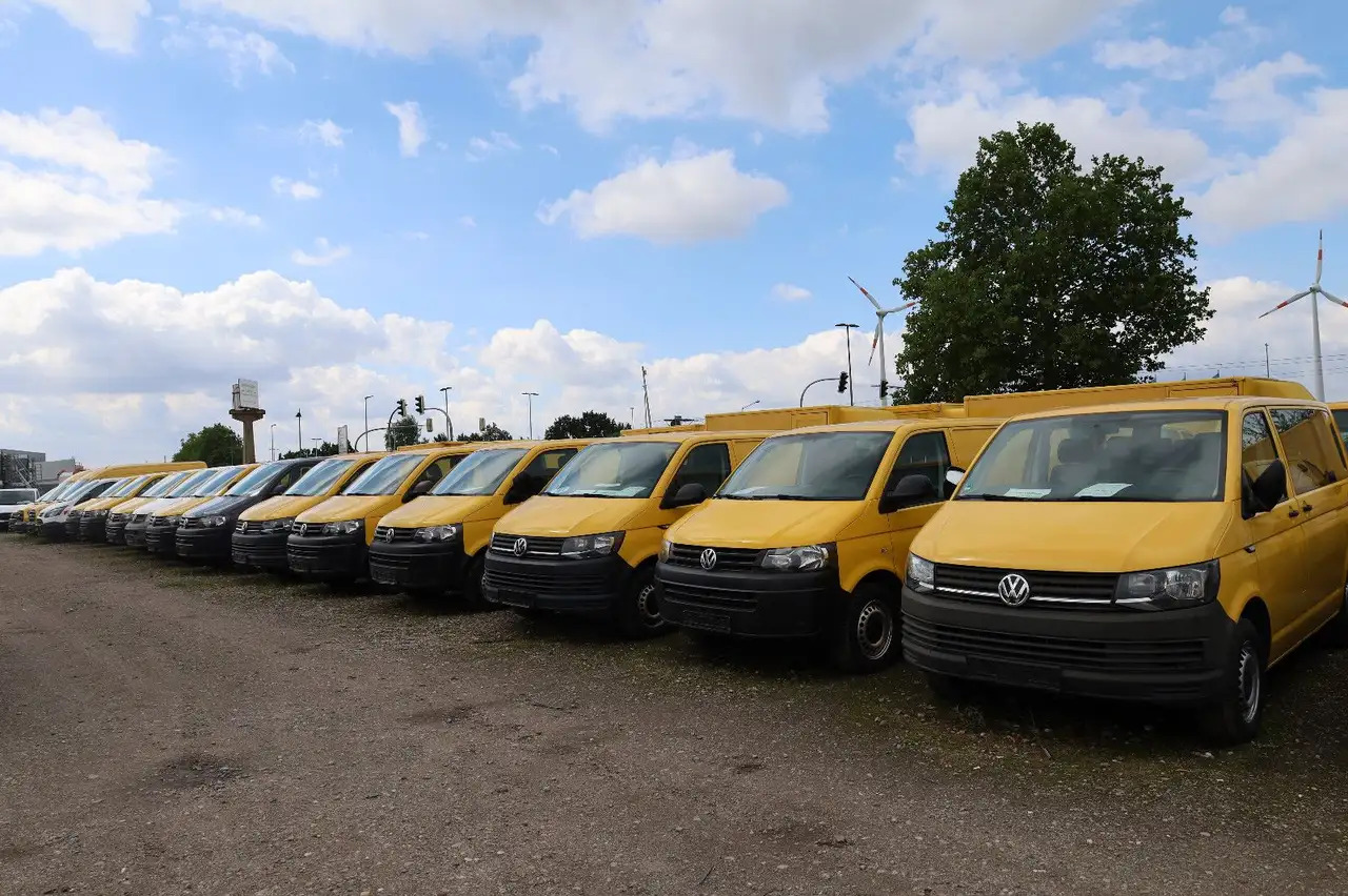 Volkswagen T5 Transporter Kasten-Kombi 2.0 TDI/EU5/5-Sitze - Bestelwagen met dubbele cabine: afbeelding 4 Volkswagen T5 Transporter Kasten-Kombi 2.0 TDI/EU5/5-Sitze - Bestelwagen met dubbele cabine: afbeelding 4