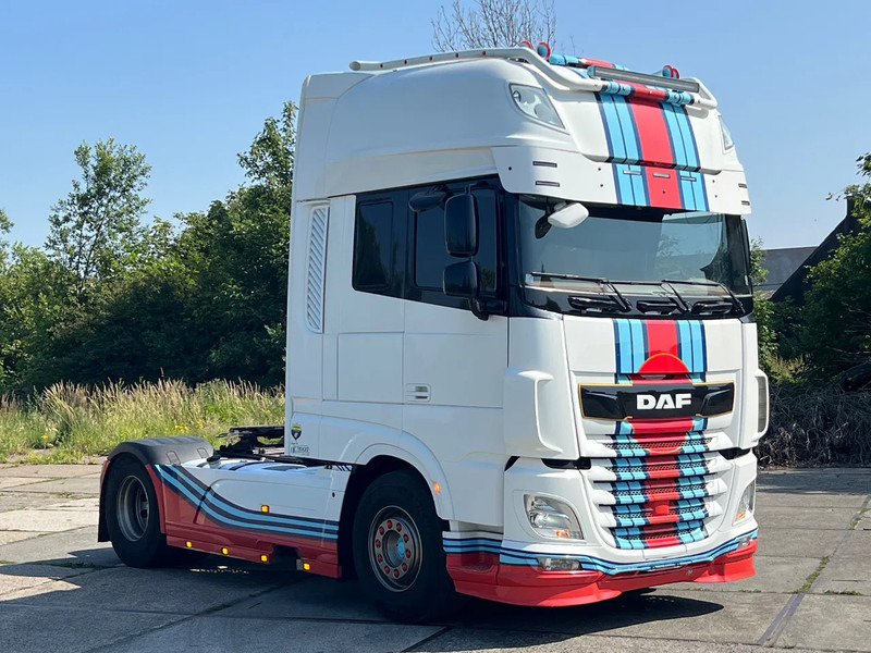 DAF XF 530 MARTINI RACING XF530 full options - Trekker: afbeelding 2 DAF XF 530 MARTINI RACING XF530 full options - Trekker: afbeelding 2