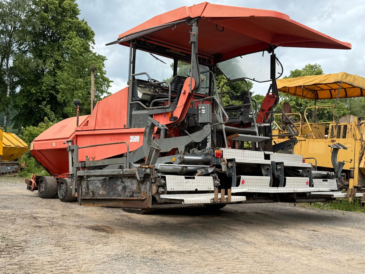 Demag-Dynapac DF135P powerfull 4-axle-paver - Asfaltafwerkmachine: afbeelding 1 Demag-Dynapac DF135P powerfull 4-axle-paver - Asfaltafwerkmachine: afbeelding 1