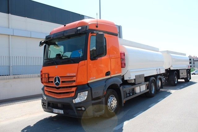 Mercedes-Benz Actros 2548 6x2/4 - Tankwagen: afbeelding 1 Mercedes-Benz Actros 2548 6x2/4 - Tankwagen: afbeelding 1