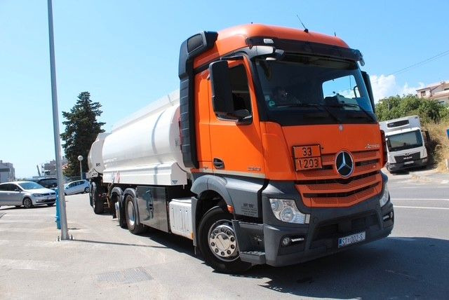 Mercedes-Benz Actros 2548 6x2/4 - Tankwagen: afbeelding 2 Mercedes-Benz Actros 2548 6x2/4 - Tankwagen: afbeelding 2