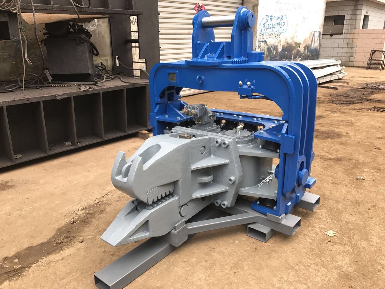 AME Vibratory Pile Hammer - Hydraulische hamer voor Graafmachine: afbeelding 4 AME Vibratory Pile Hammer - Hydraulische hamer voor Graafmachine: afbeelding 4
