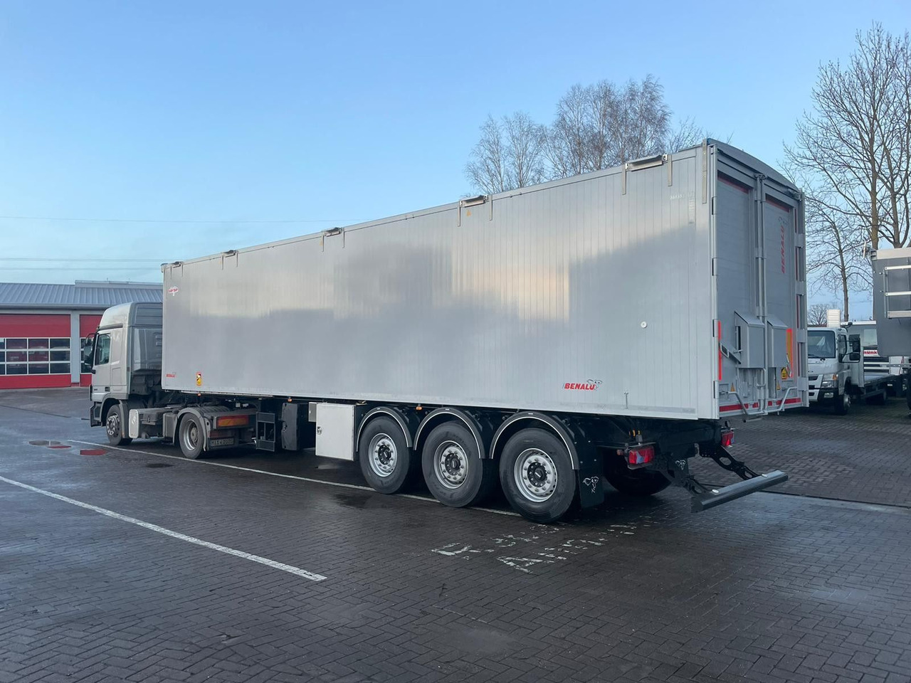 Benalu Optiliner Twin-Liner 68 m³ Kombi fest/flüssig - Kipper oplegger: afbeelding 3 Benalu Optiliner Twin-Liner 68 m³ Kombi fest/flüssig - Kipper oplegger: afbeelding 3
