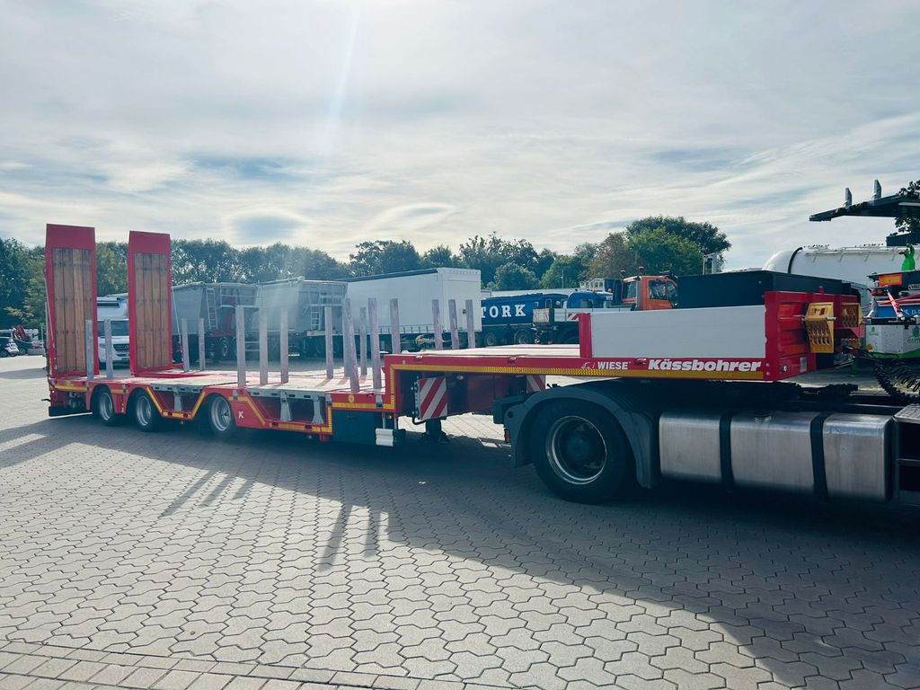 Kässbohrer KSLA RJ Mega Jumbo Tieflader mit Radmulden tele - Dieplader oplegger: afbeelding 4 Kässbohrer KSLA RJ Mega Jumbo Tieflader mit Radmulden tele - Dieplader oplegger: afbeelding 4