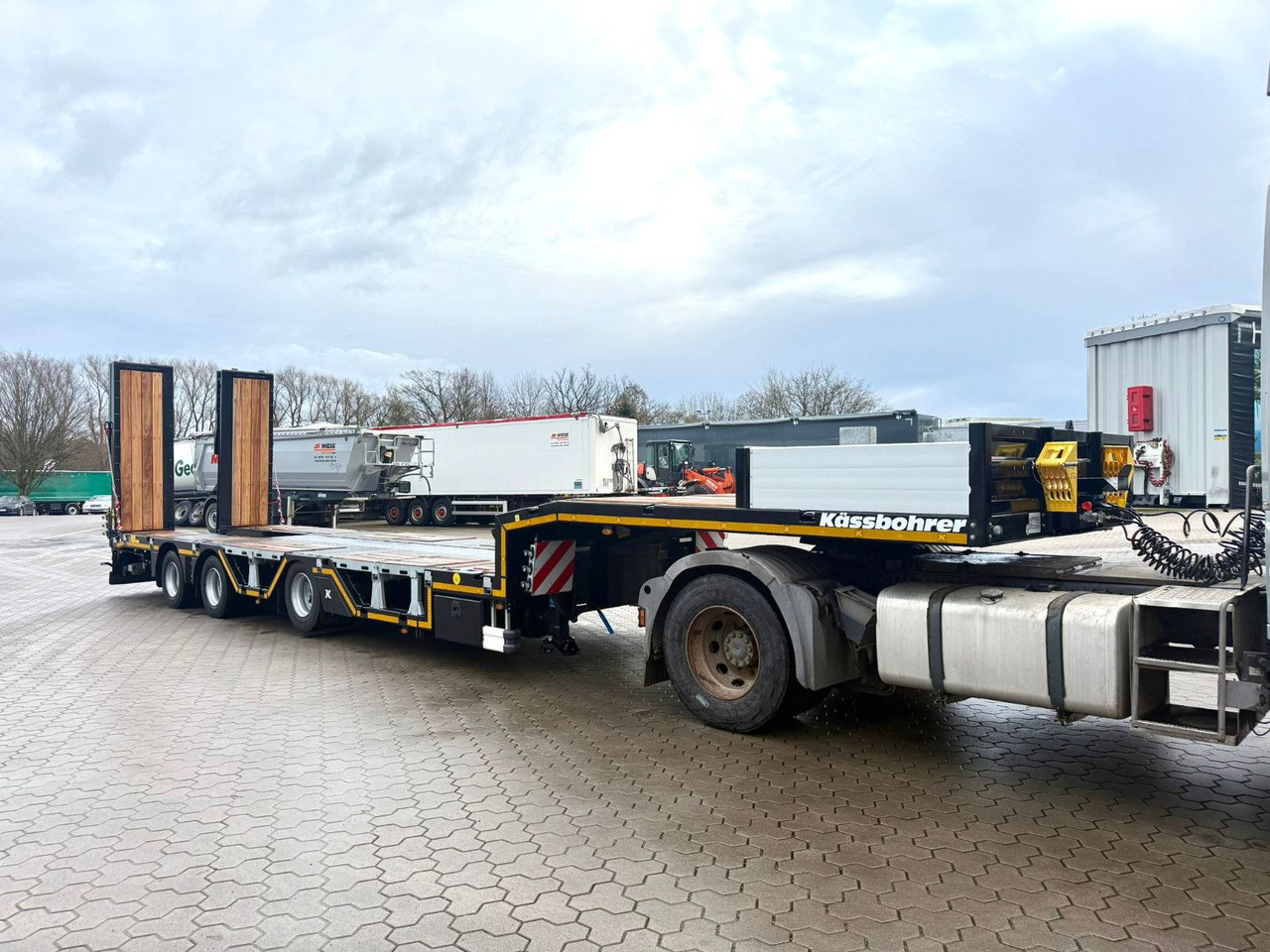 Kässbohrer SLAR3 Tele Tiefbett Radmulden metallisiert - Dieplader oplegger: afbeelding 4 Kässbohrer SLAR3 Tele Tiefbett Radmulden metallisiert - Dieplader oplegger: afbeelding 4