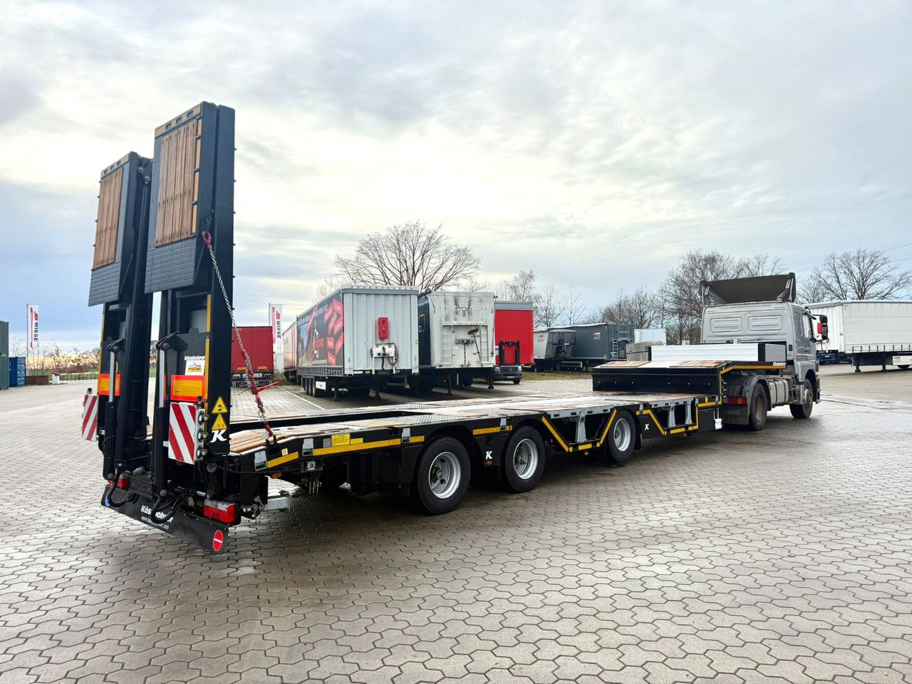 Kässbohrer SLAR3 Tele Tiefbett Radmulden metallisiert - Dieplader oplegger: afbeelding 2 Kässbohrer SLAR3 Tele Tiefbett Radmulden metallisiert - Dieplader oplegger: afbeelding 2