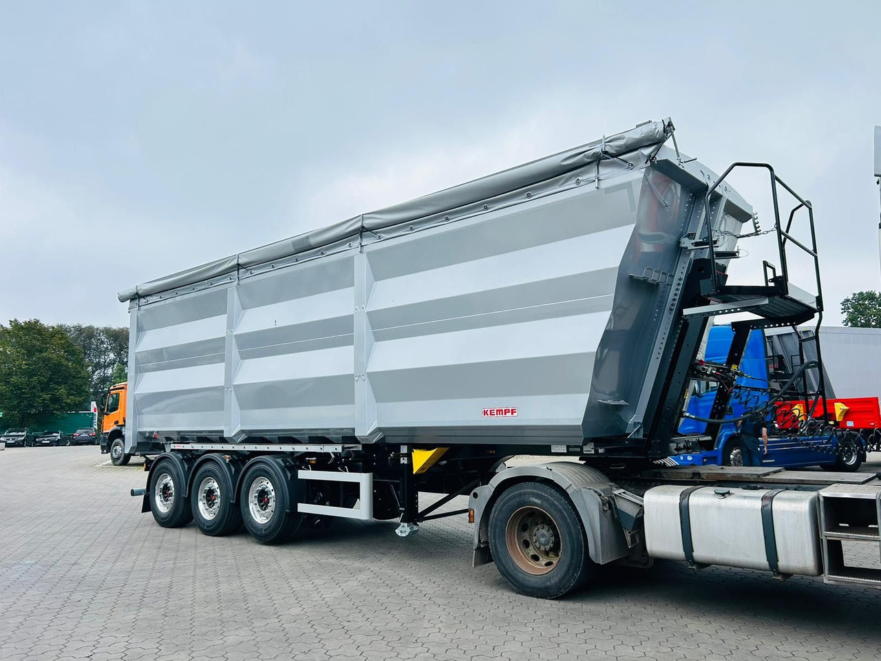 Kempf SKM 36/3 SHL-Light 3-Achs Stahl Kipper 51m³ - Kipper oplegger: afbeelding 2 Kempf SKM 36/3 SHL-Light 3-Achs Stahl Kipper 51m³ - Kipper oplegger: afbeelding 2